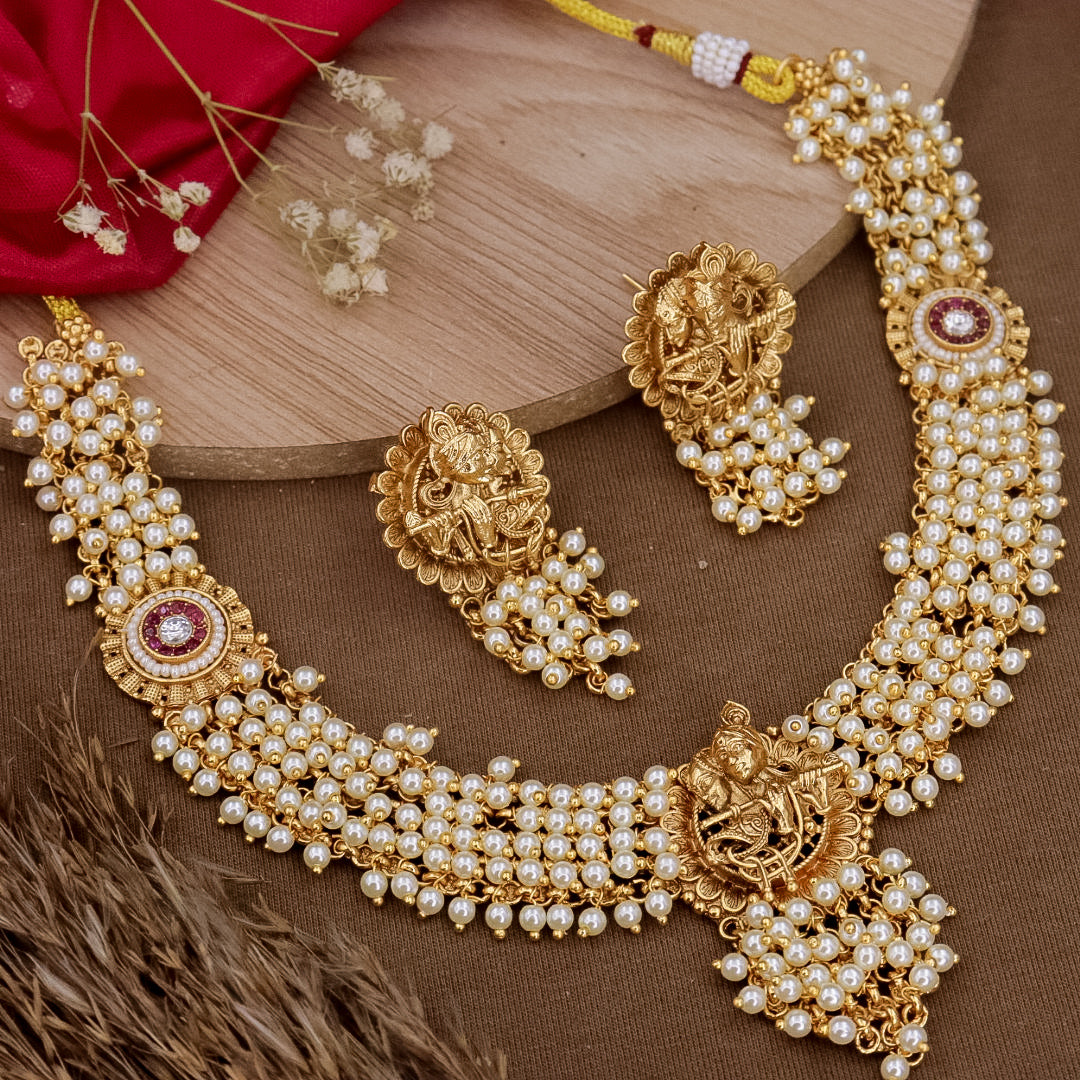 Radha-Krishna Rajwadi Choker With Moti Bandai