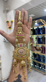 Load image into Gallery viewer, Yogita Premium Heritage Challa