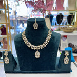 Load image into Gallery viewer, Fisa Sleek Moissante Choker -White