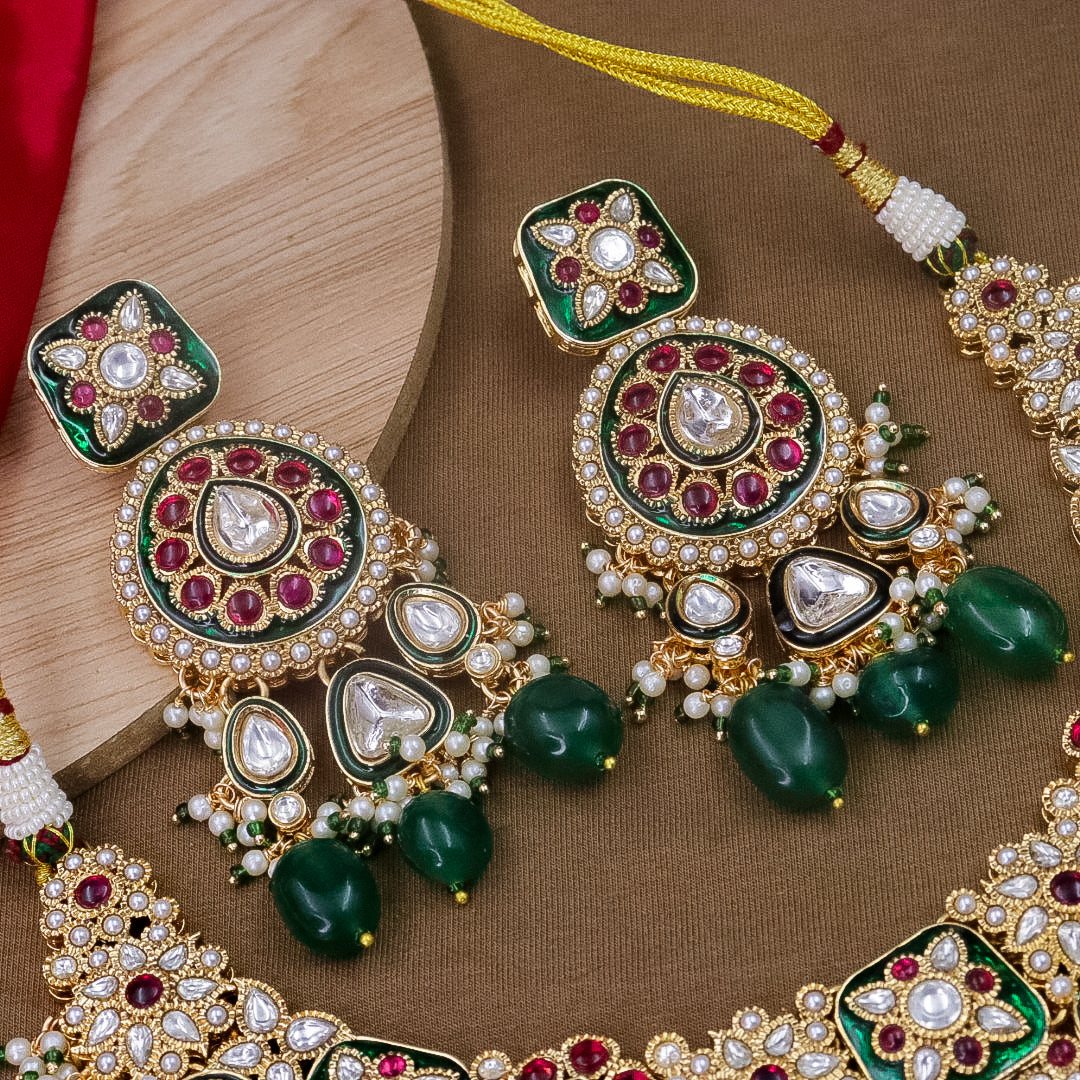 Muskaan Semi Bridal Choker Set With Teeka