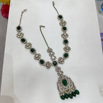 Load image into Gallery viewer, Niharika Semi Bridal Necklace Set (Nacklace, Earrings, Sheeshphool, Nath