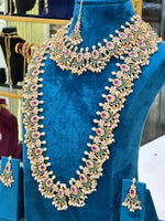 Load image into Gallery viewer, Gujarati Style Premium Kundan Necklace (2 Necklace + Earrings & Teeka)