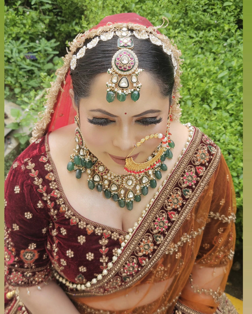 Muskaan Semi Bridal Choker Set With Teeka