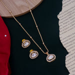 Load image into Gallery viewer, Moissante Pendent With Earrings