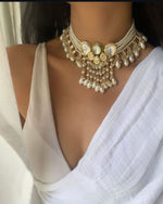 Load image into Gallery viewer, Premium Sunaina Kundan Choker Set With Earrings
