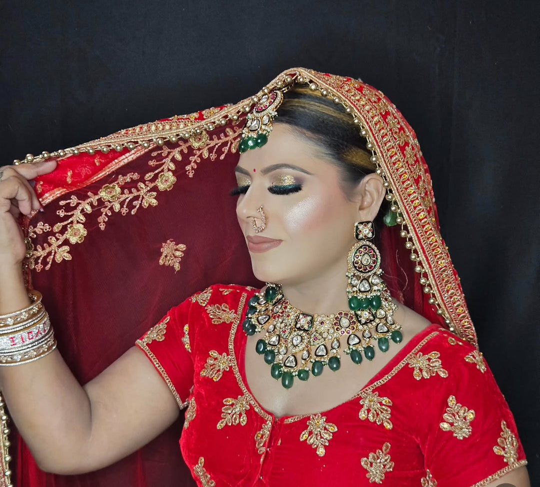 Muskaan Semi Bridal Choker Set With Teeka