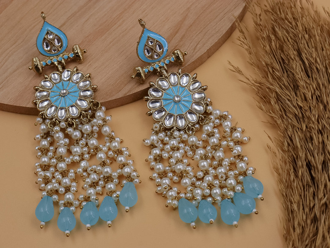 Dhwani Pearl Latakan Chandbali