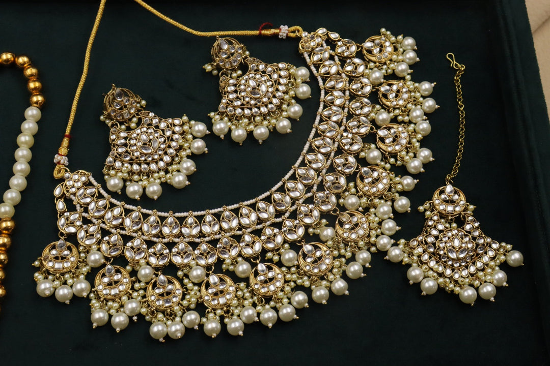 Jonita Mahendi Polish Kundan Choker Set