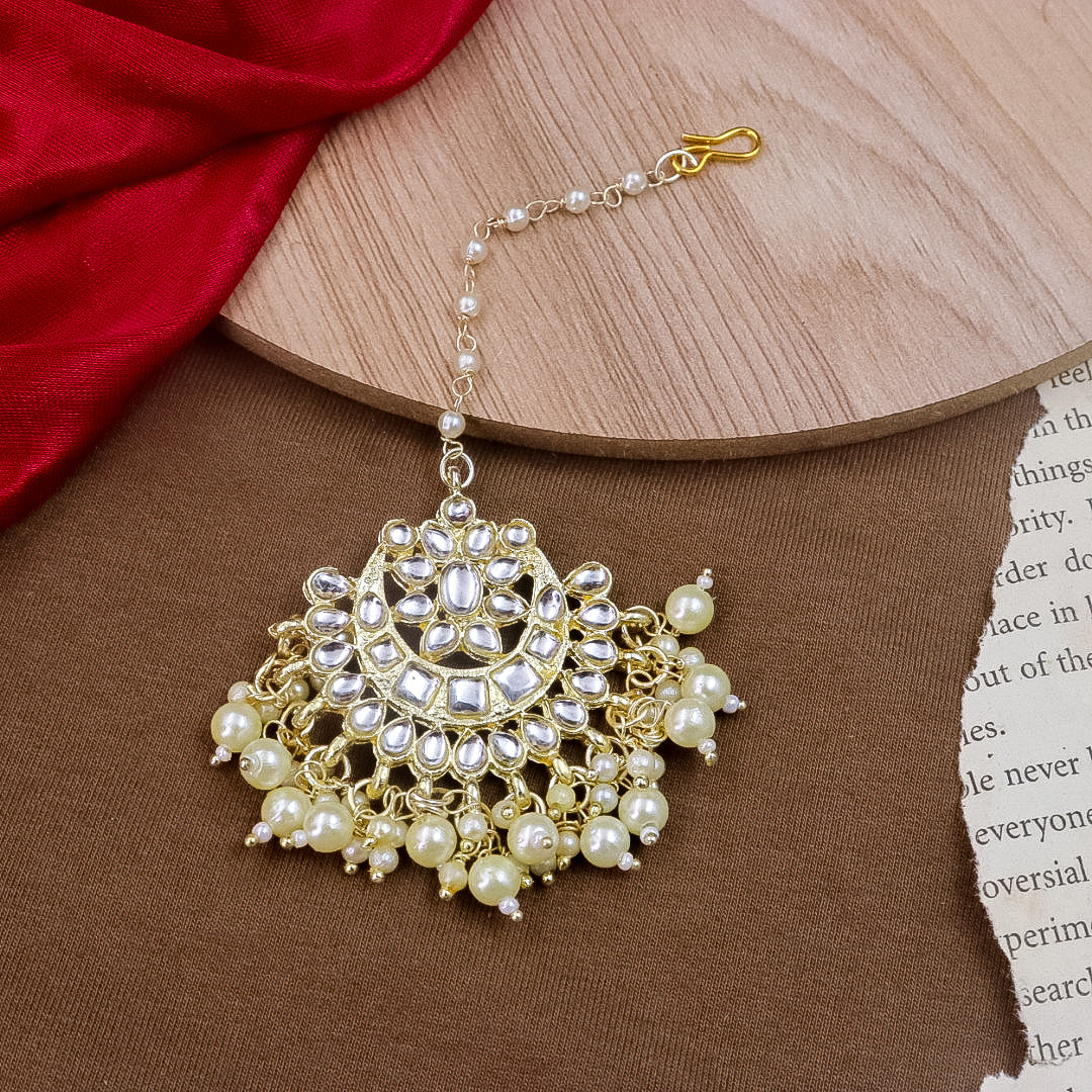 Shiffa  Earrings With Mangtika