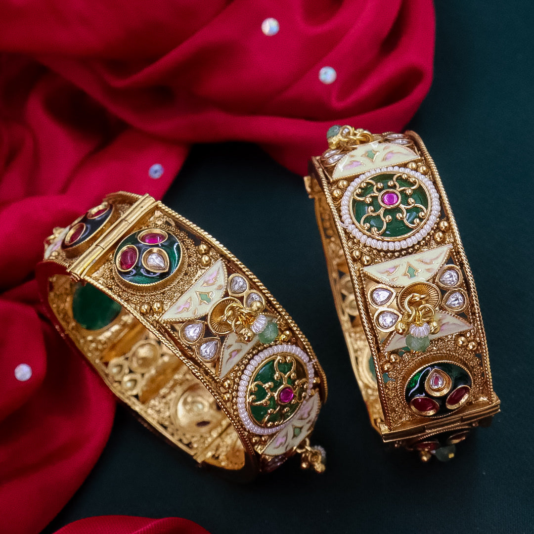 Heena  Heritage  Kada