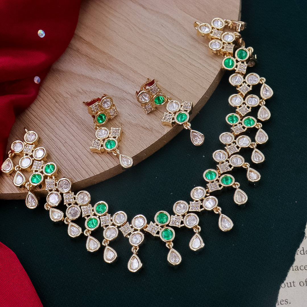 Moissante  Green Choker