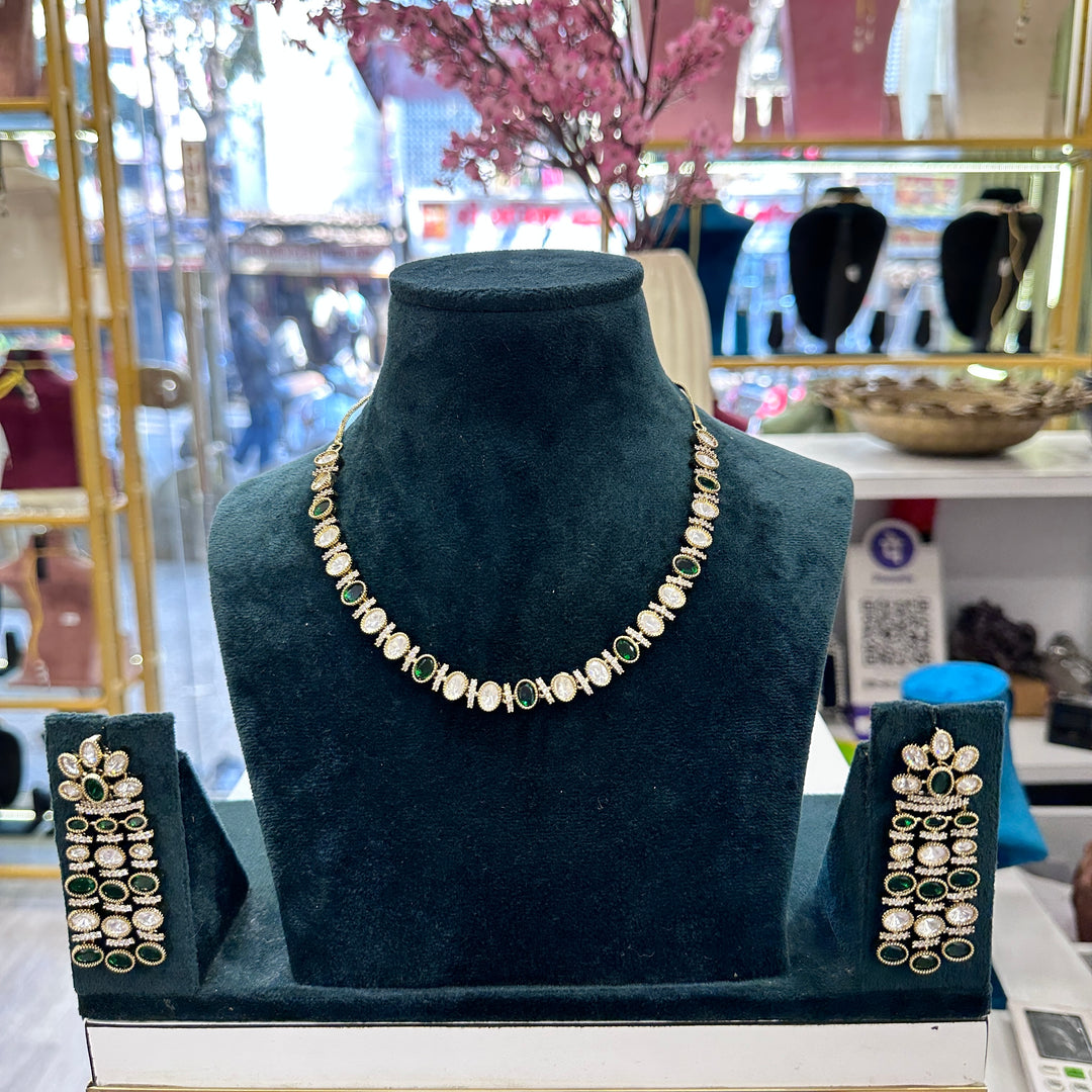 Emerald Sleek Moissante Choker