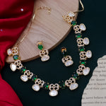 Load image into Gallery viewer, Vishwa Sleek Emerald choker