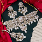 Load image into Gallery viewer, Hiren Polki Choker With Earrings And Mangtika