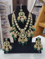 Load image into Gallery viewer, Chand Semi Bridal Necklace Set With Teeka
