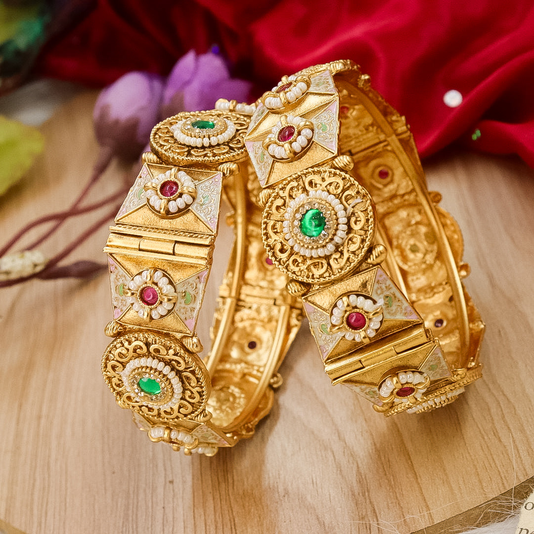 Ikha Rajwadi Copper Kada
