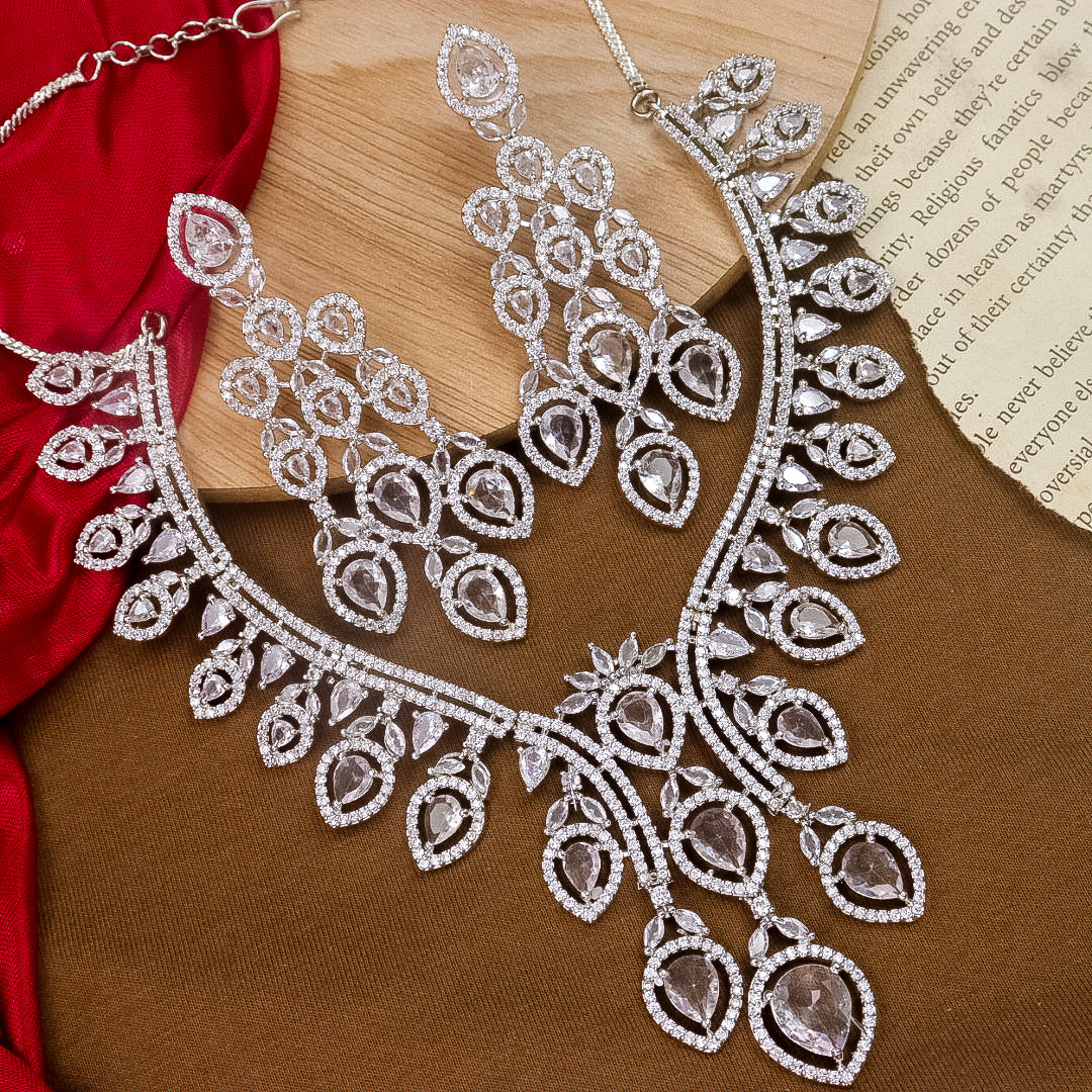 Jasmine AD Choker Set