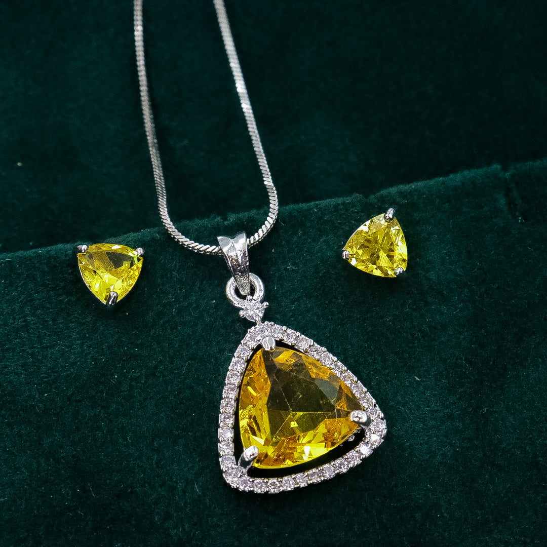 Renu AD Pendent Set