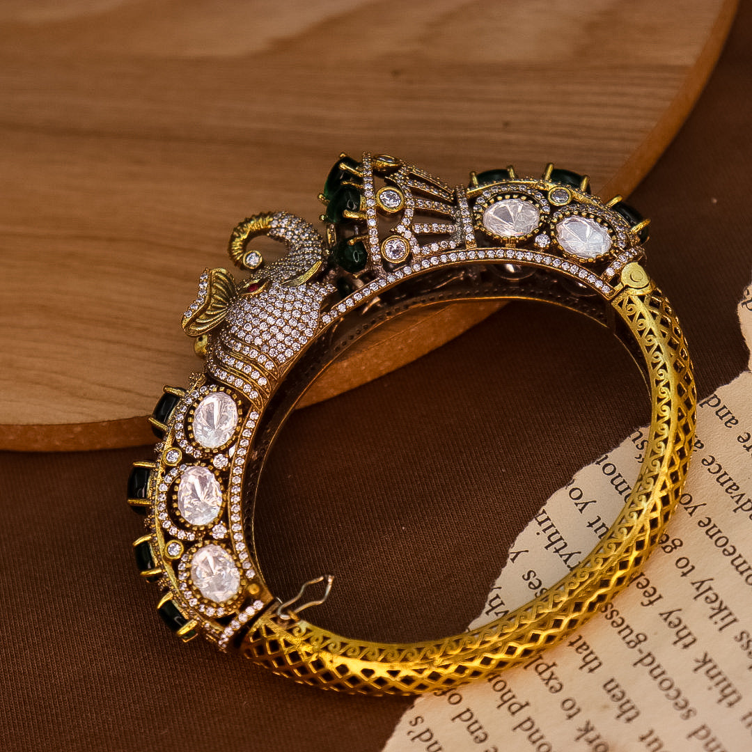 Trending Moissante Designer Kada