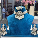 Load image into Gallery viewer, Zihana Polki Choker With Earring And Mangtika