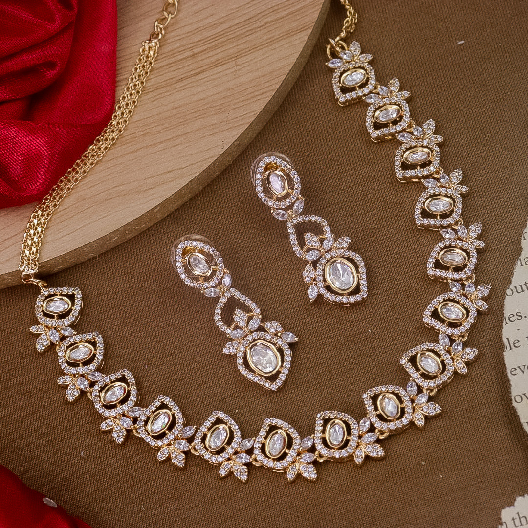 Neelam Moissante Set