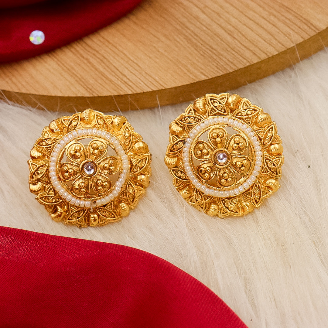 Mavdi Brass Studs