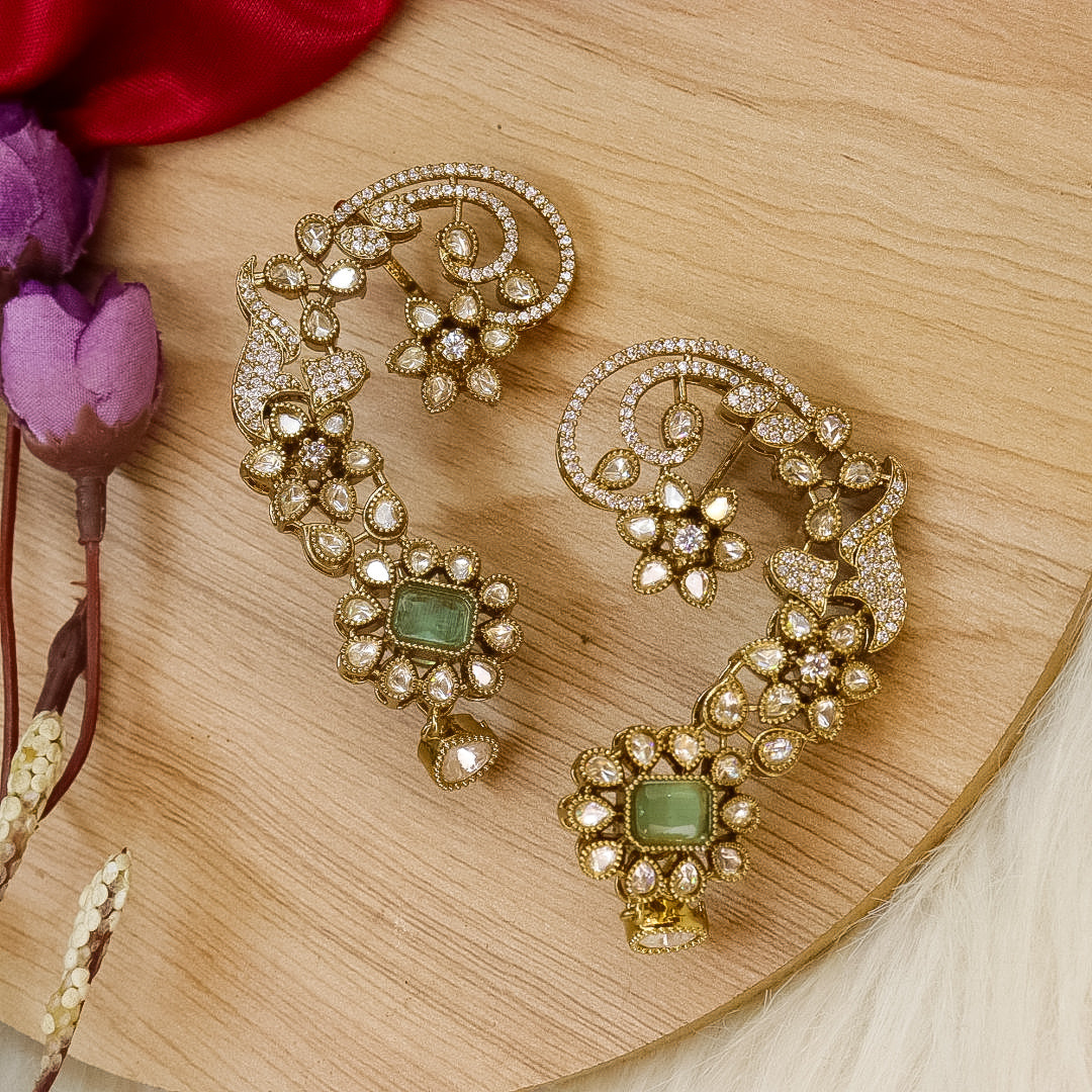 Sanika Mossiante Earcuff