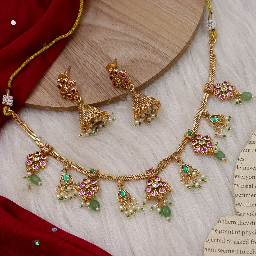 Sleek Heritage Necklace