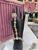 Load image into Gallery viewer, Moissante Hathpanja