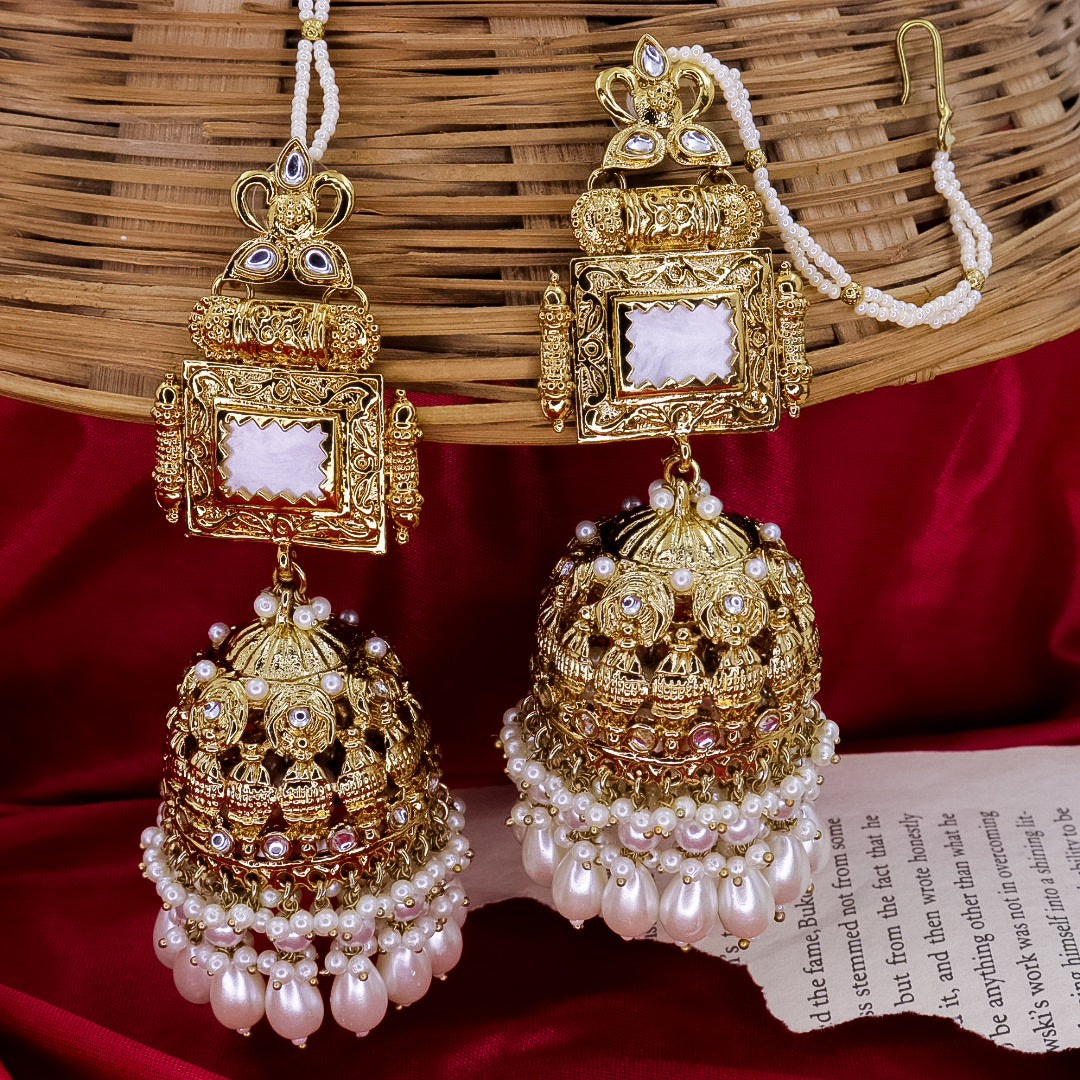 Jhumka with kan chain outlet