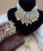 Load image into Gallery viewer, Navita Kundan Choker - White

