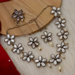 Load image into Gallery viewer, Flower Choker With Earring And Ring