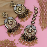 Load image into Gallery viewer, Uzma Pakistani Earrings And Mangtika
