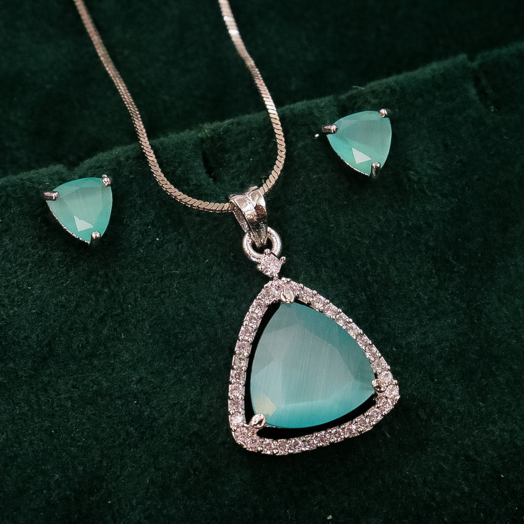 Renu AD Pendent Set