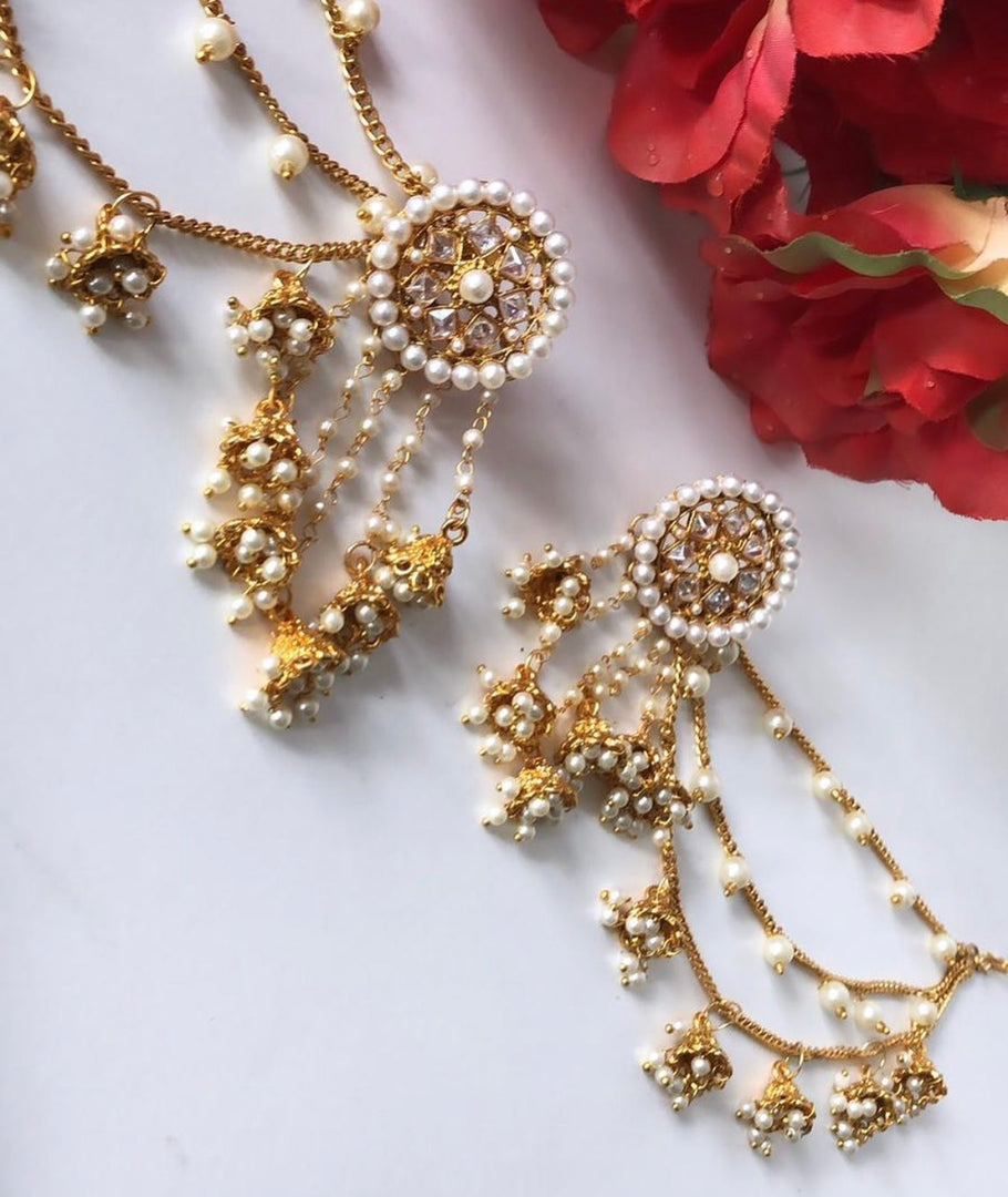 Tanushree Statement Jhumka With Heavy Kanchain