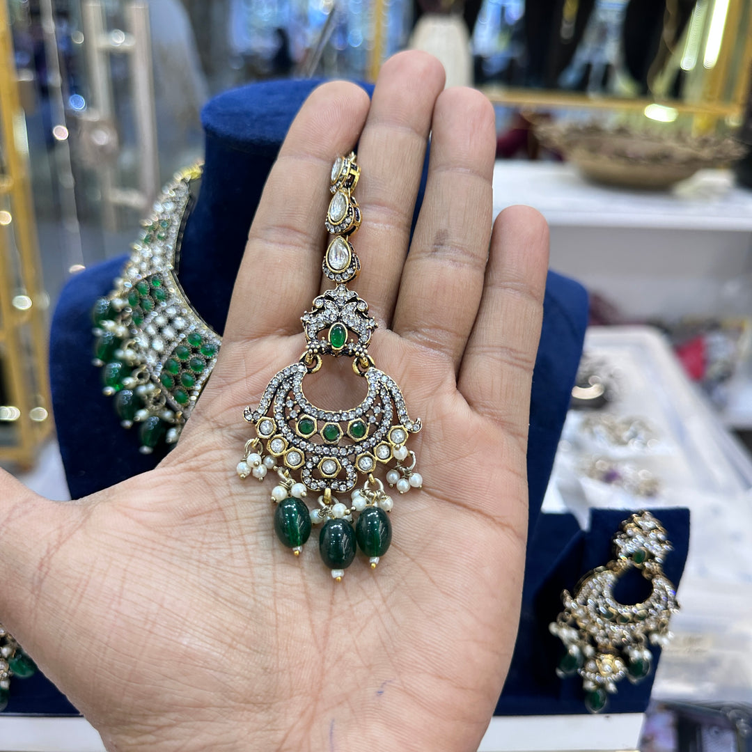 Vanya Polki  Necklace With Mangtika