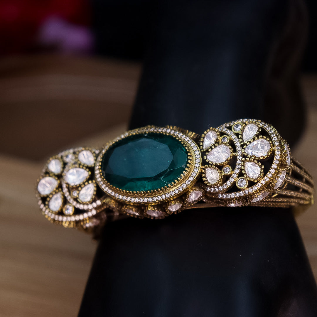 Trending Moissante Designer Kada