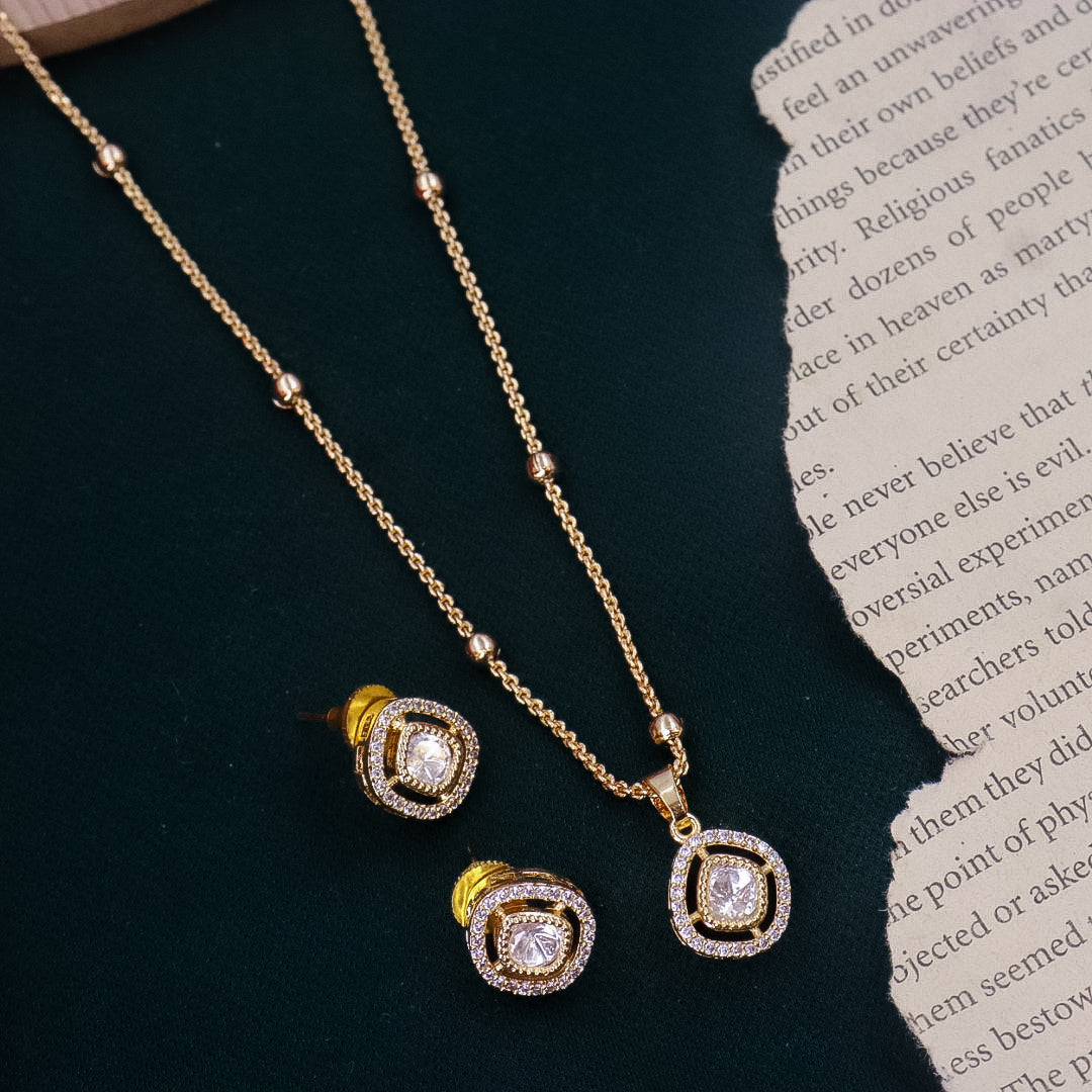 Moissante Pendent With Earrings