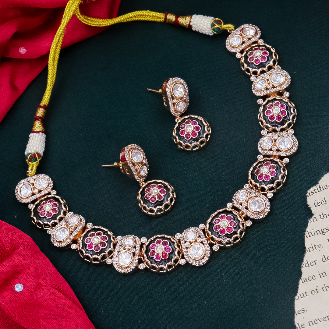 Tina Sleek Necklace