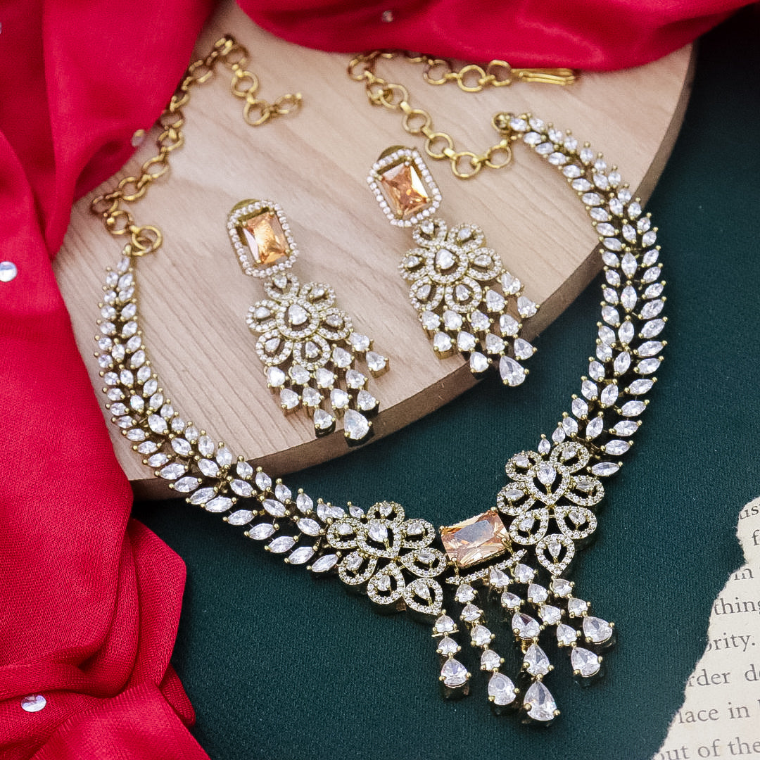 Manju Reverse AD Choker
