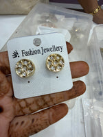 Load image into Gallery viewer, Shifu Moissianite Stud - White