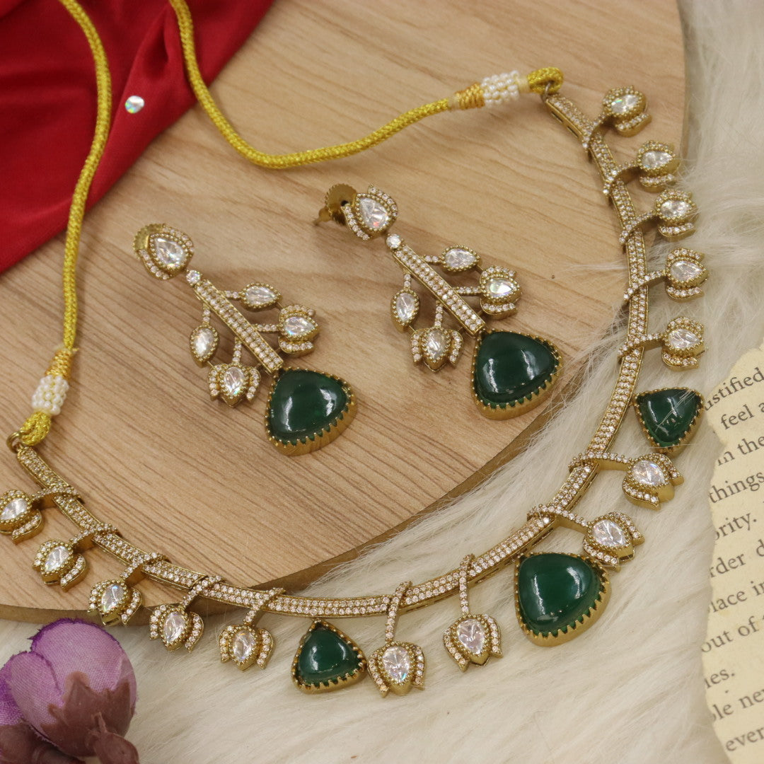 Emerald Moissante  Set