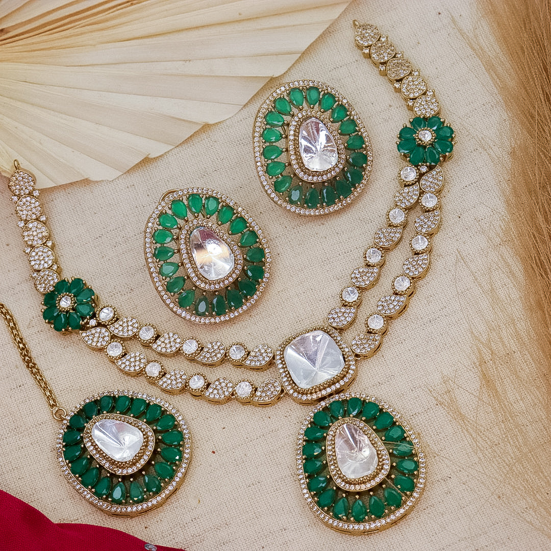 Suna Layered Choker With Earrings And Mangtika