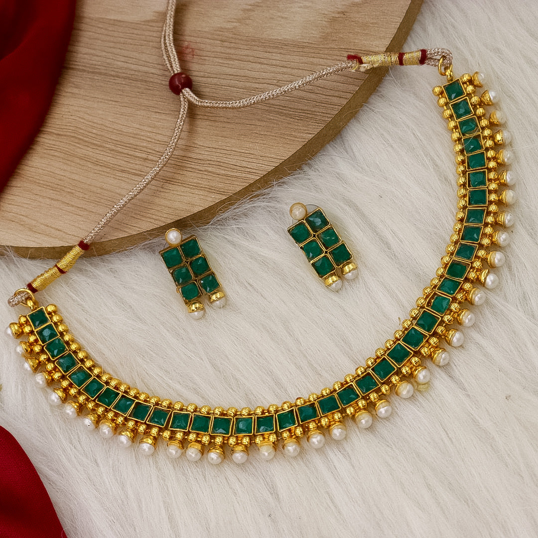 Sleek Heritage Necklace