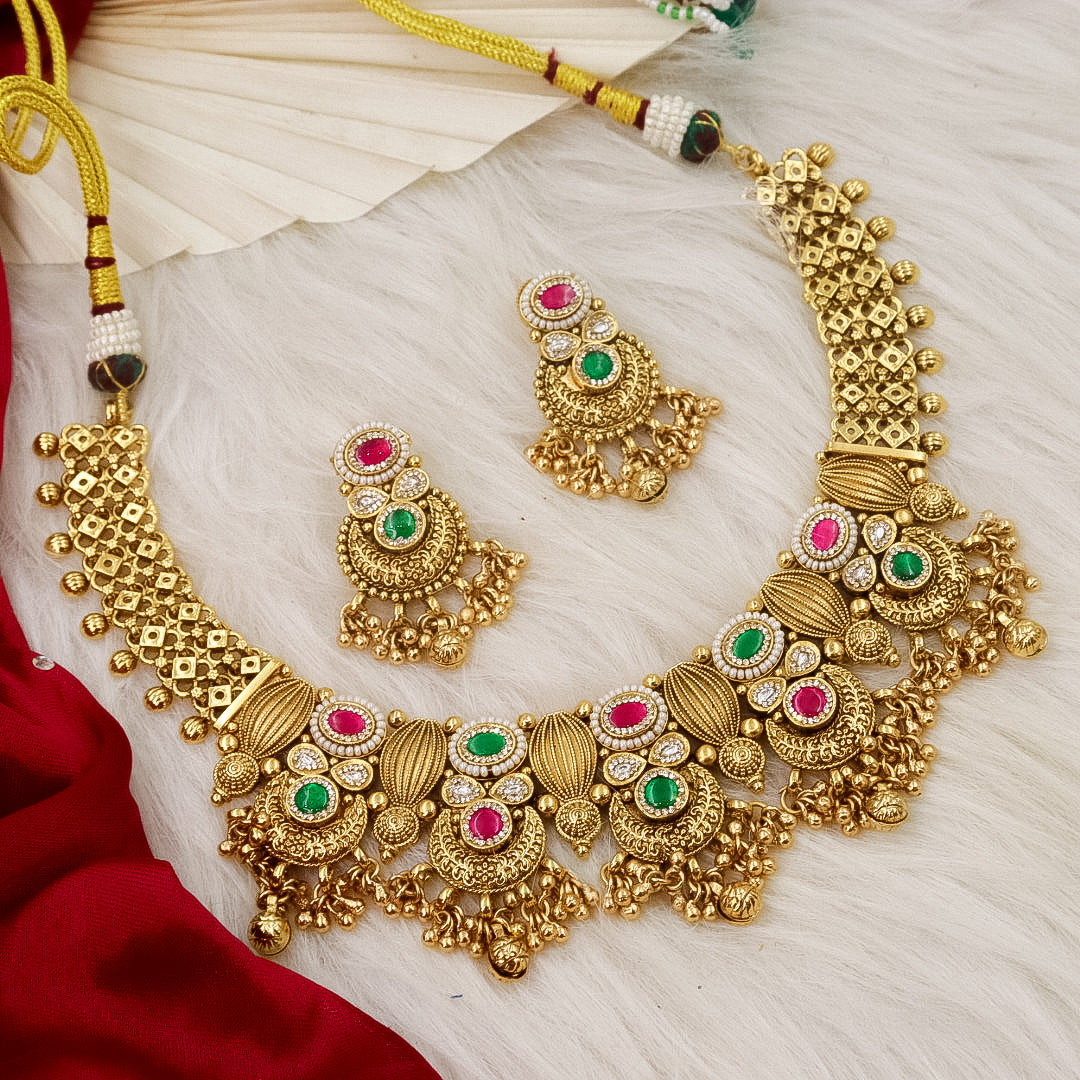 Hasfa Swaroski Necklace