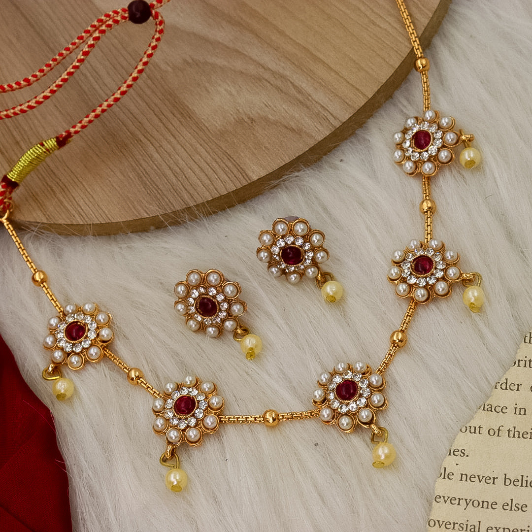Flower Sleek Brass Necklace