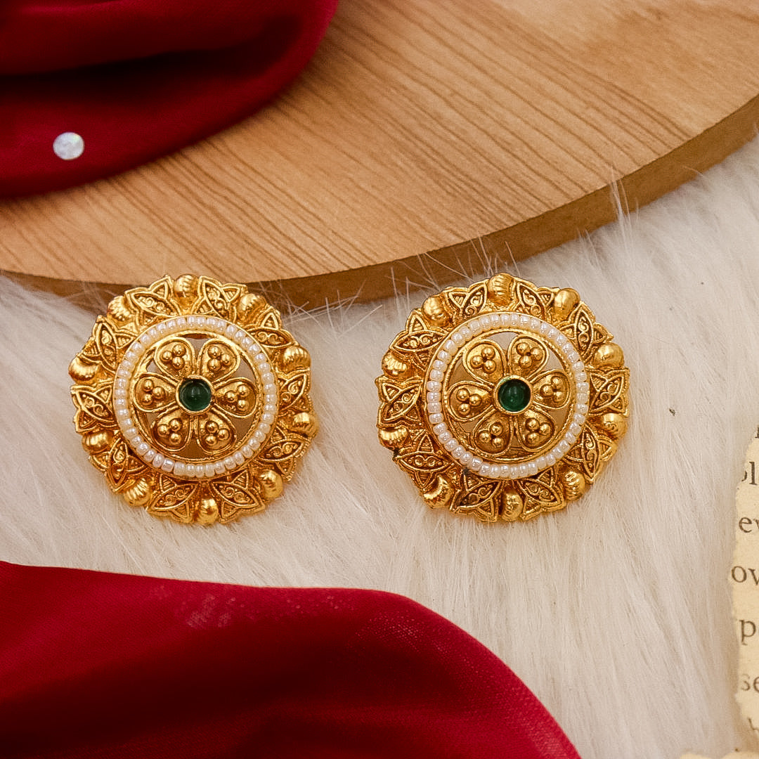 Mavdi Brass Studs