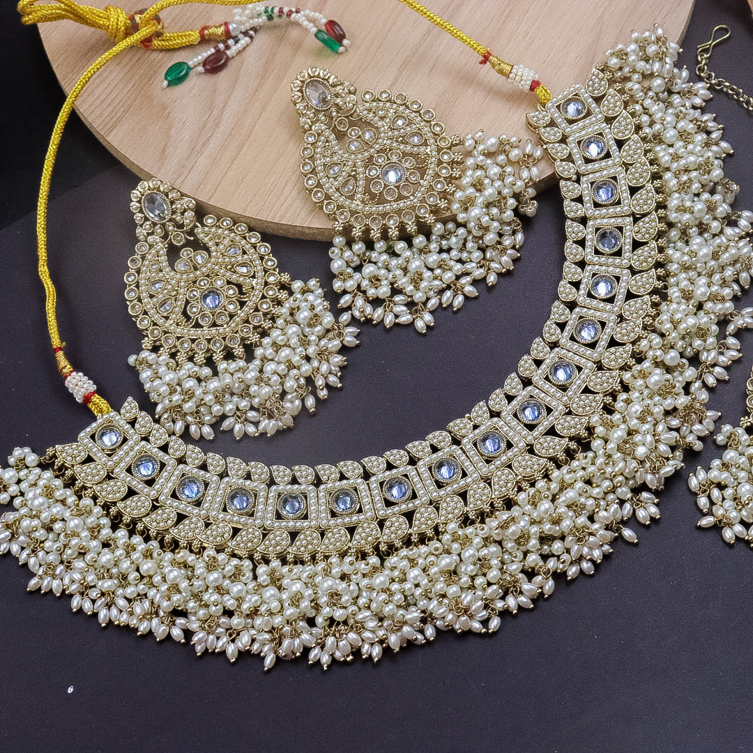 Minali Statement Set With Mangtika