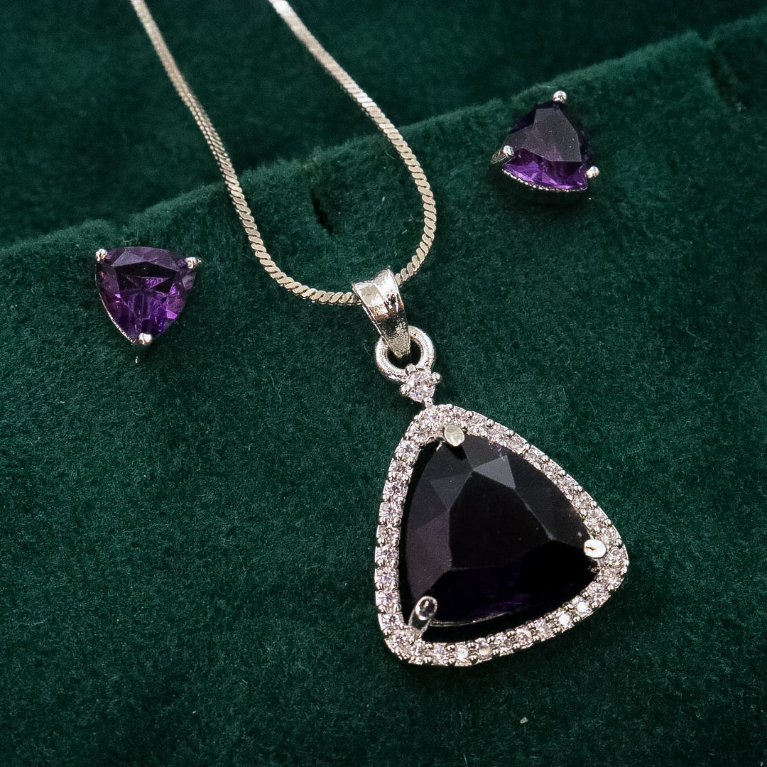 Renu AD Pendent Set