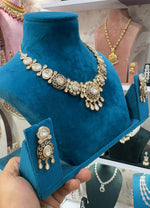 Load image into Gallery viewer, Viral Moissianite Choker Set
